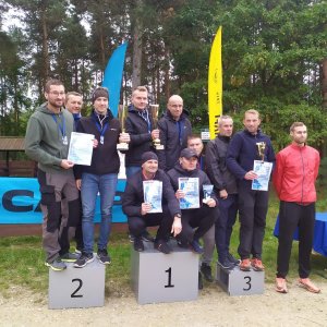 laureacie biorący udział w biegu